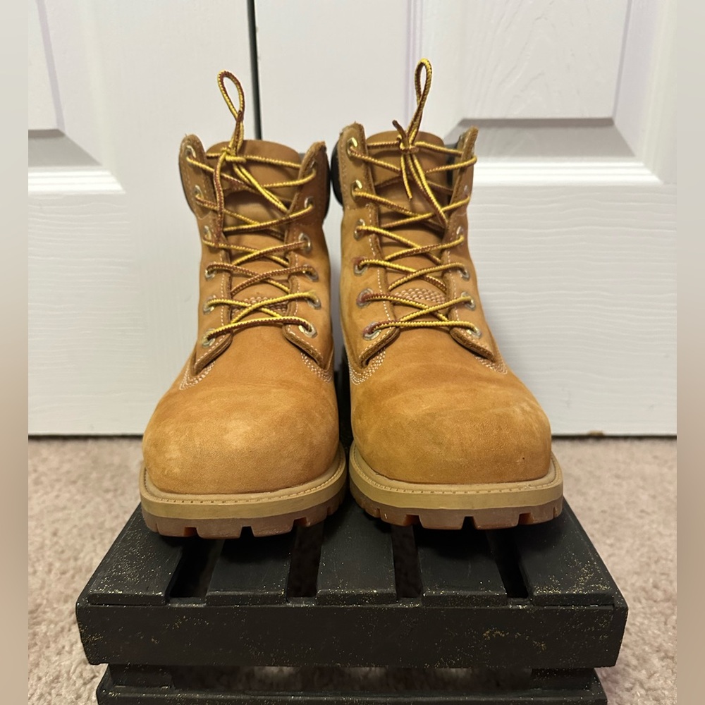 Timberland Kids Tan Boots with Gold Laces